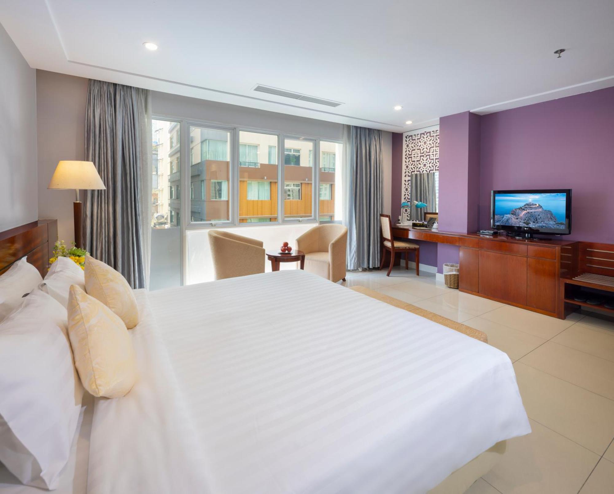 White Lotus Hotel Saigon Хошимин Экстерьер фото