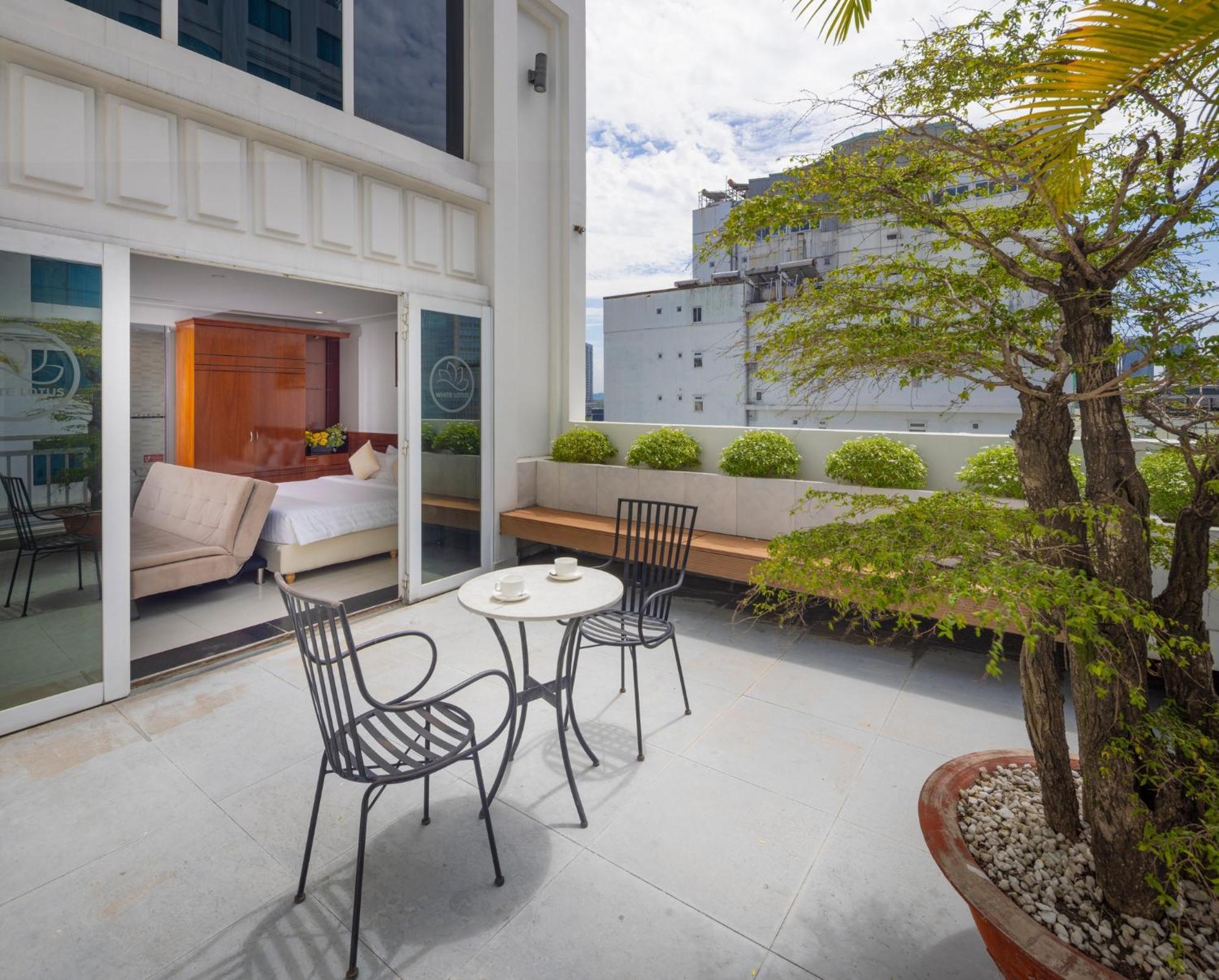 White Lotus Hotel Saigon Хошимин Экстерьер фото