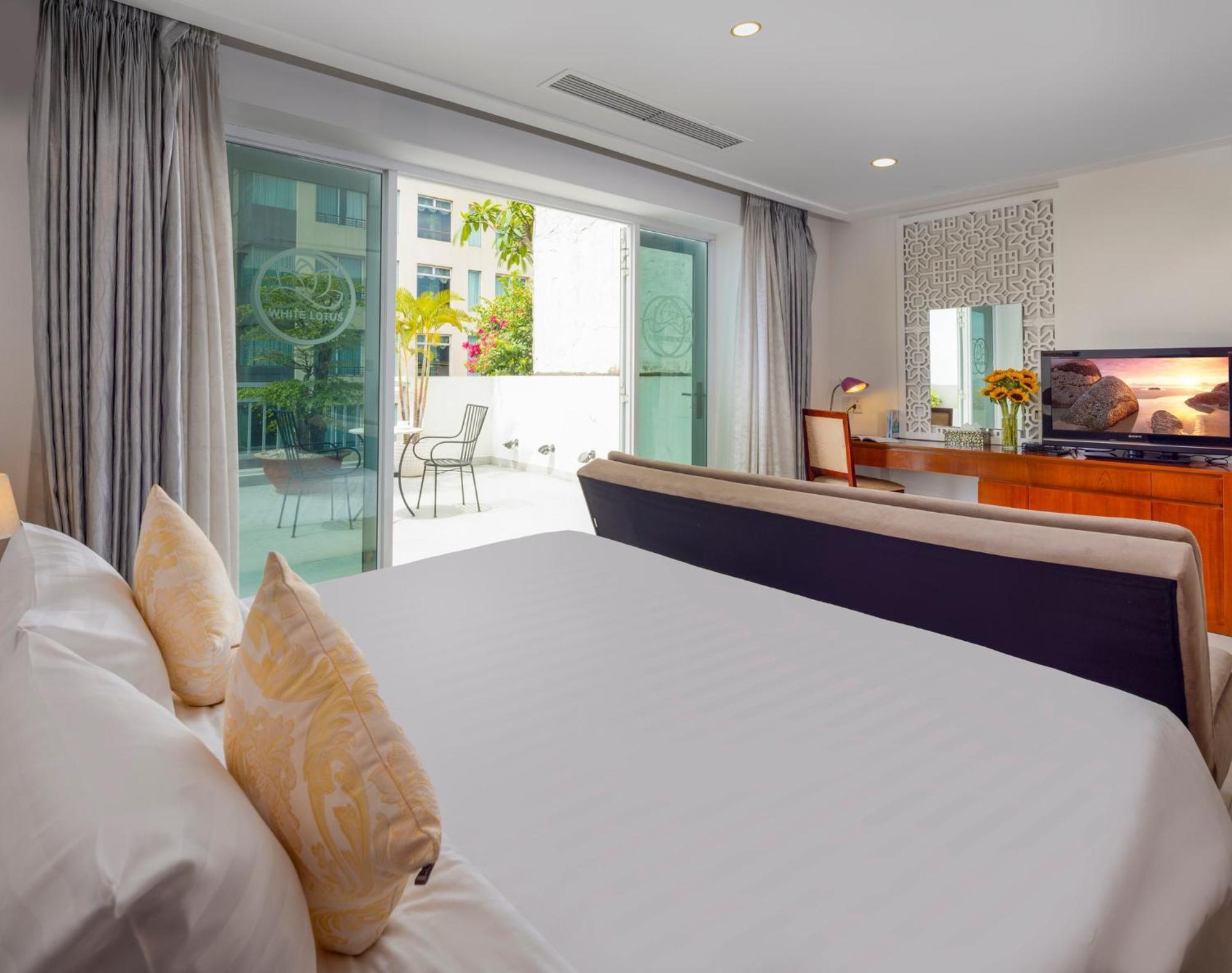 White Lotus Hotel Saigon Хошимин Экстерьер фото