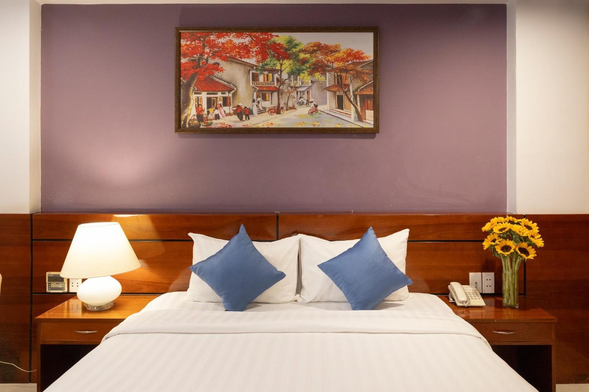 White Lotus Hotel Saigon Хошимин Экстерьер фото
