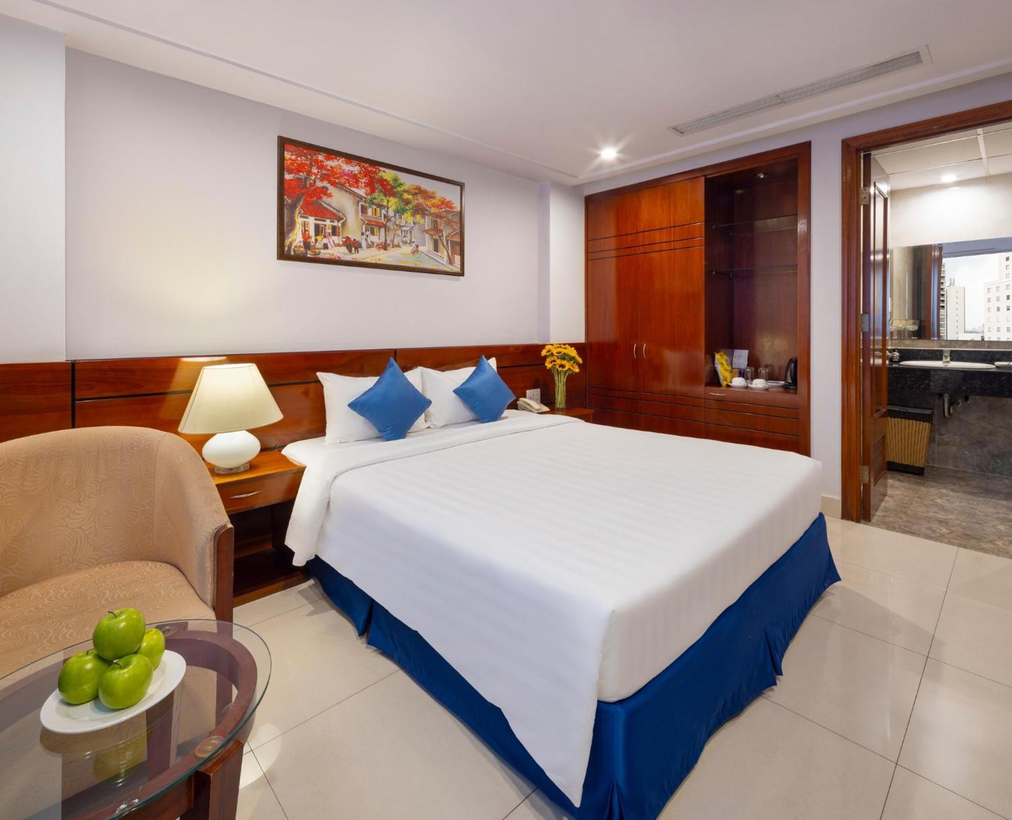 White Lotus Hotel Saigon Хошимин Экстерьер фото