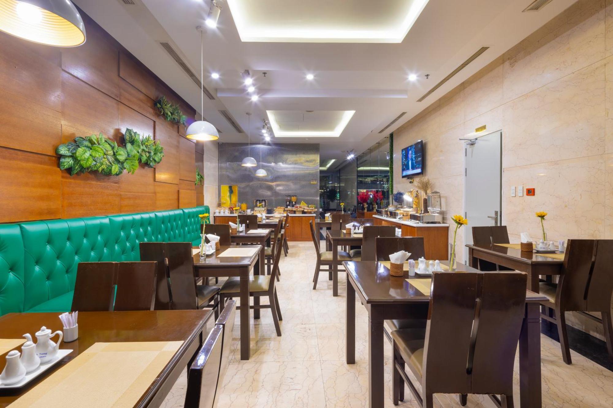 White Lotus Hotel Saigon Хошимин Экстерьер фото