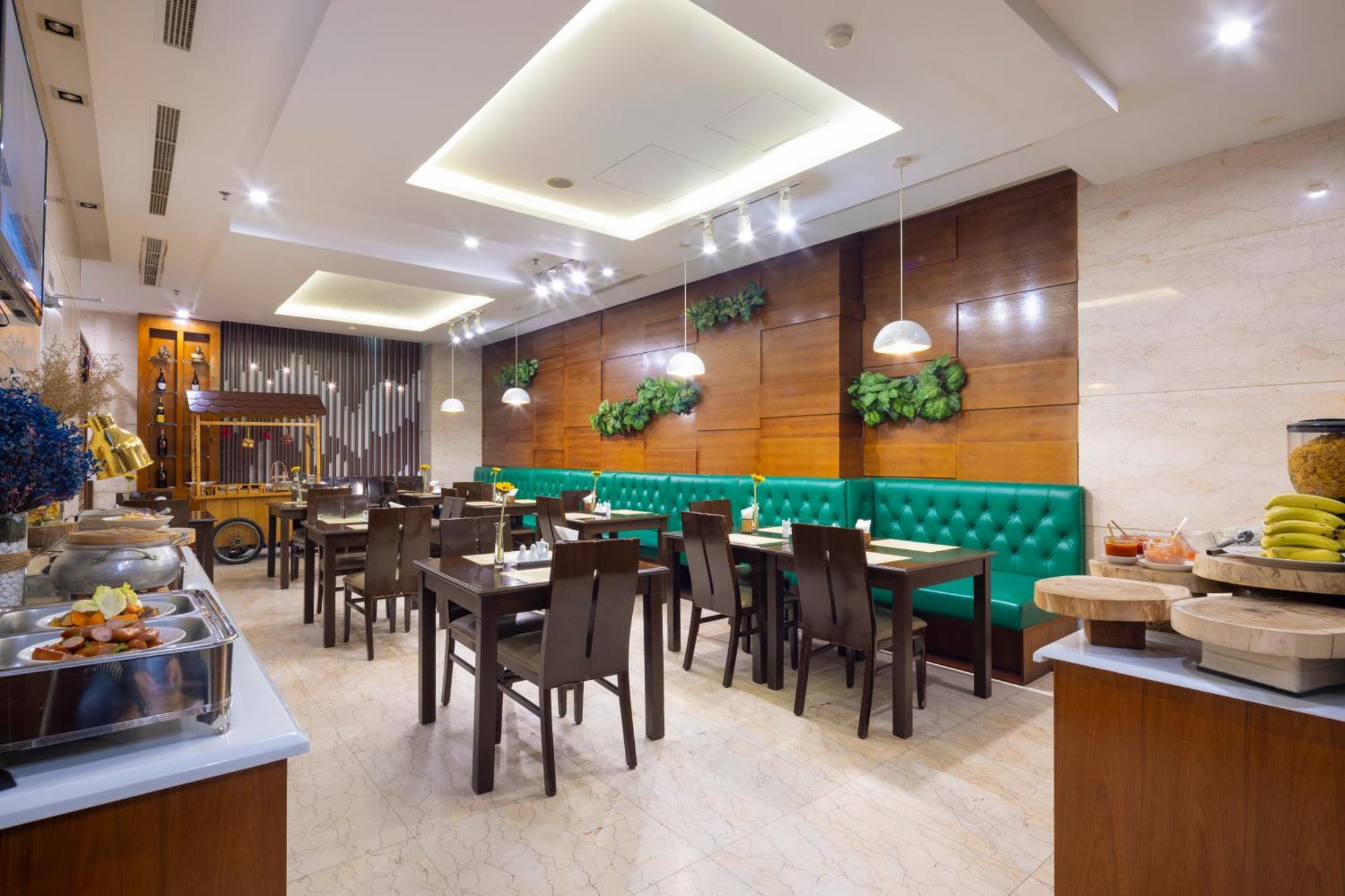 White Lotus Hotel Saigon Хошимин Экстерьер фото