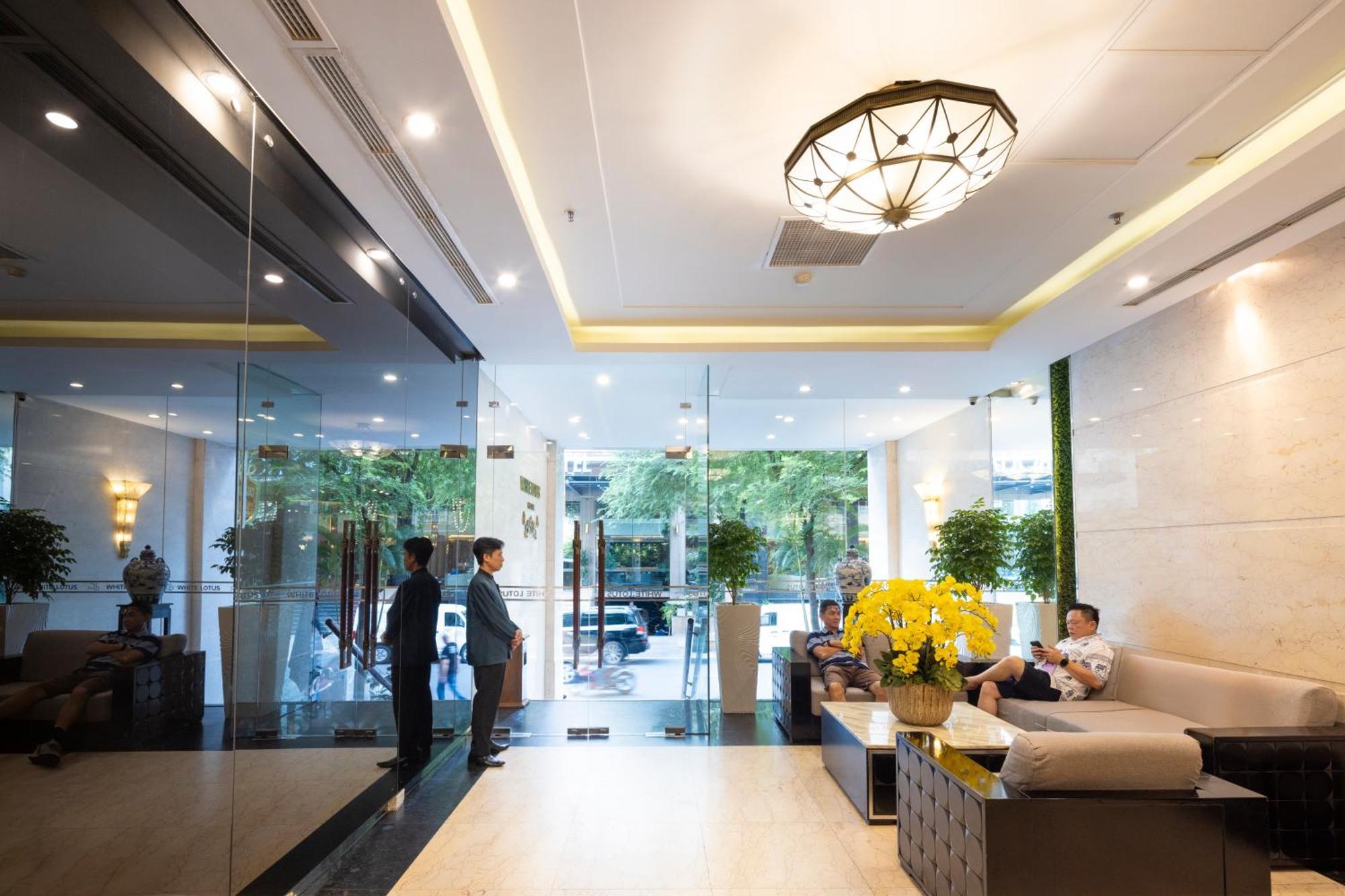 White Lotus Hotel Saigon Хошимин Экстерьер фото