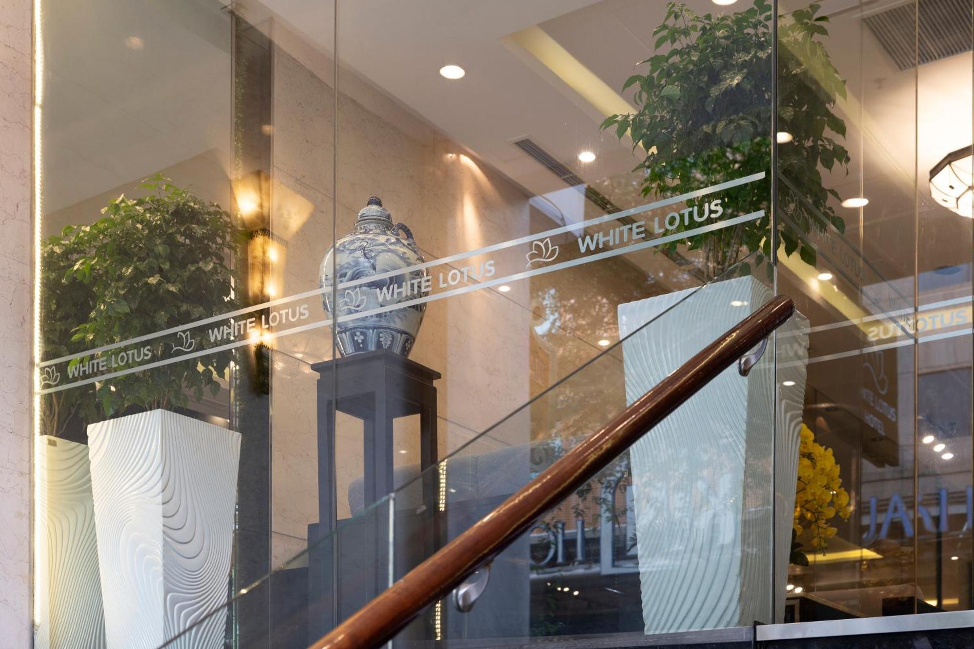 White Lotus Hotel Saigon Хошимин Экстерьер фото