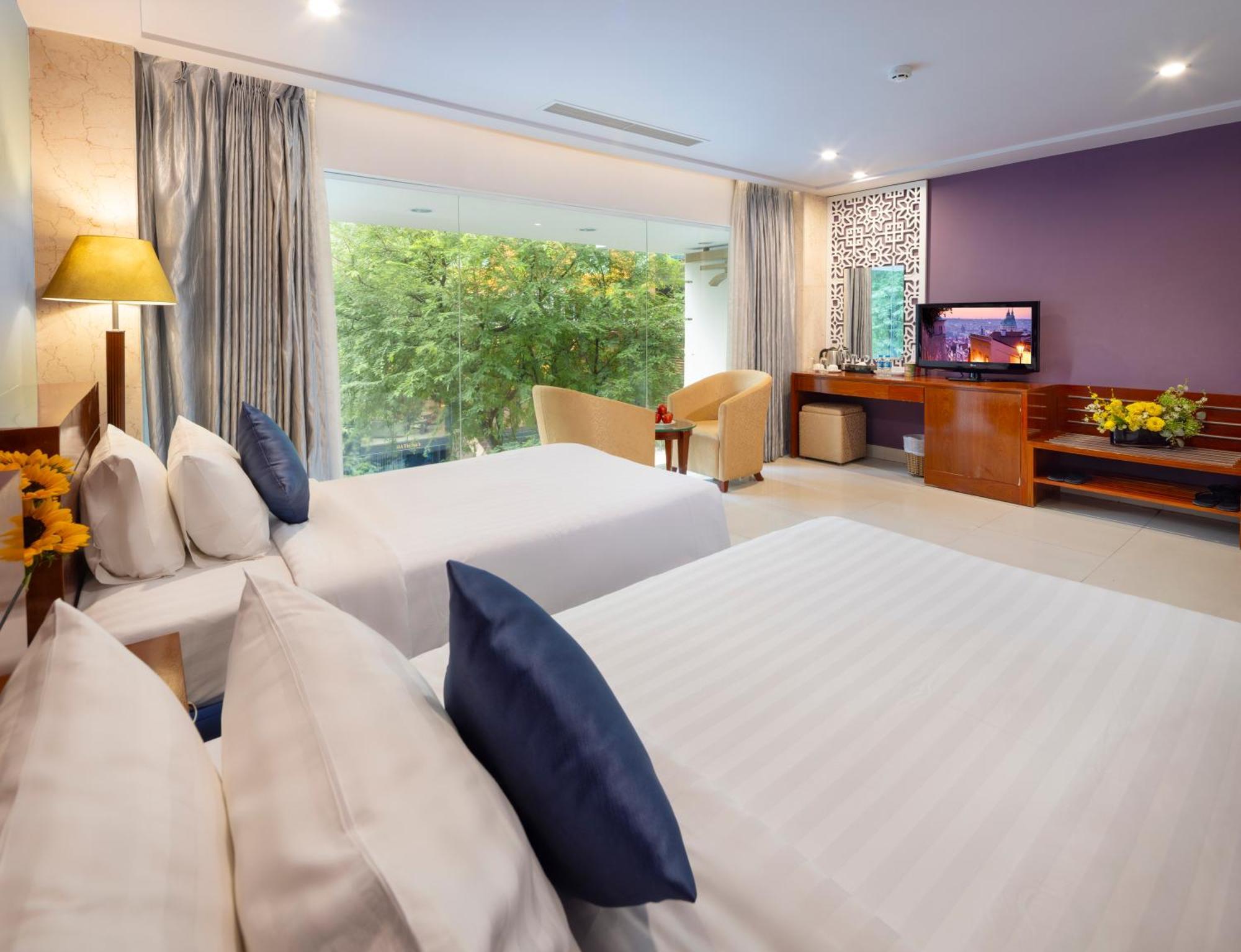 White Lotus Hotel Saigon Хошимин Экстерьер фото