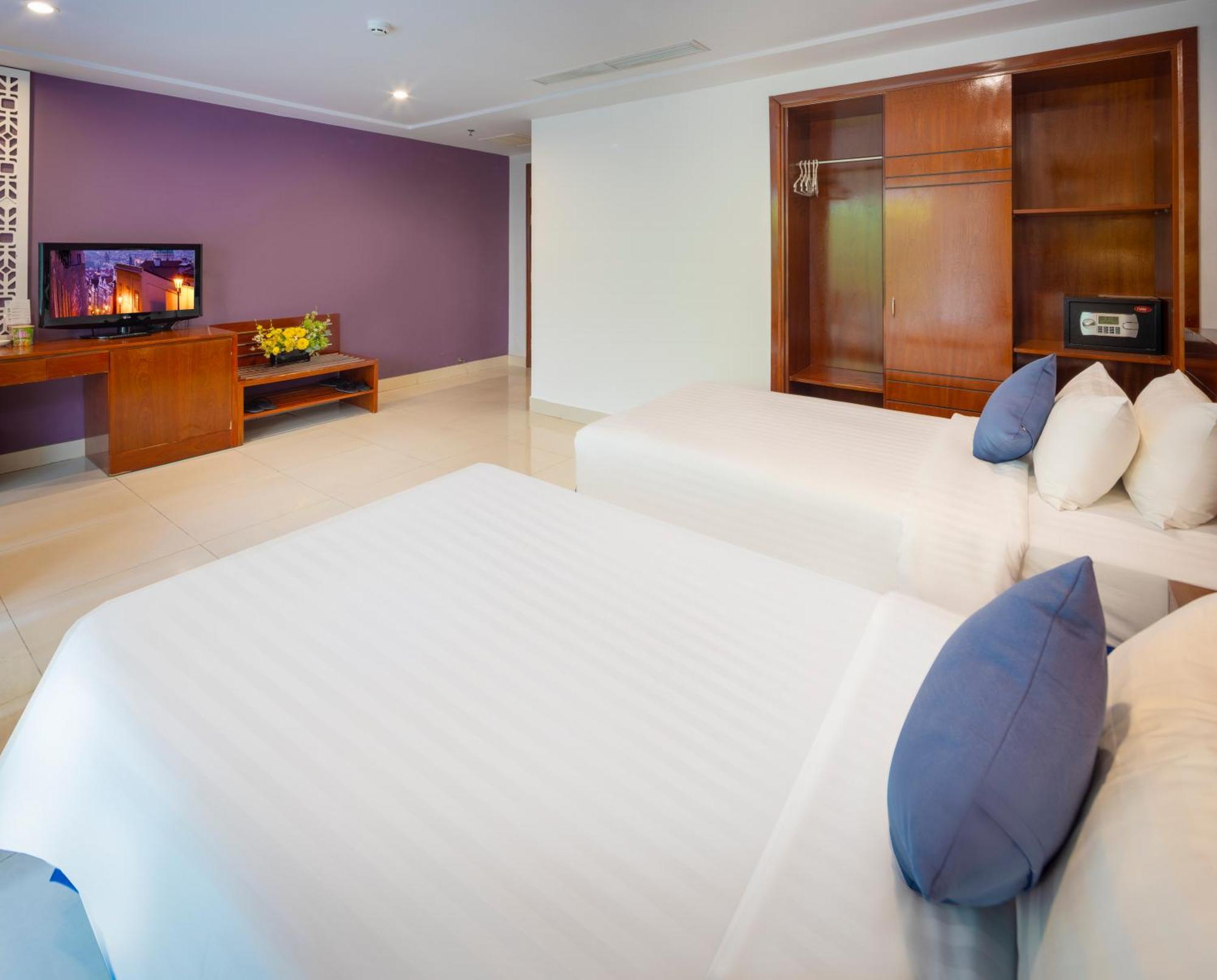 White Lotus Hotel Saigon Хошимин Экстерьер фото