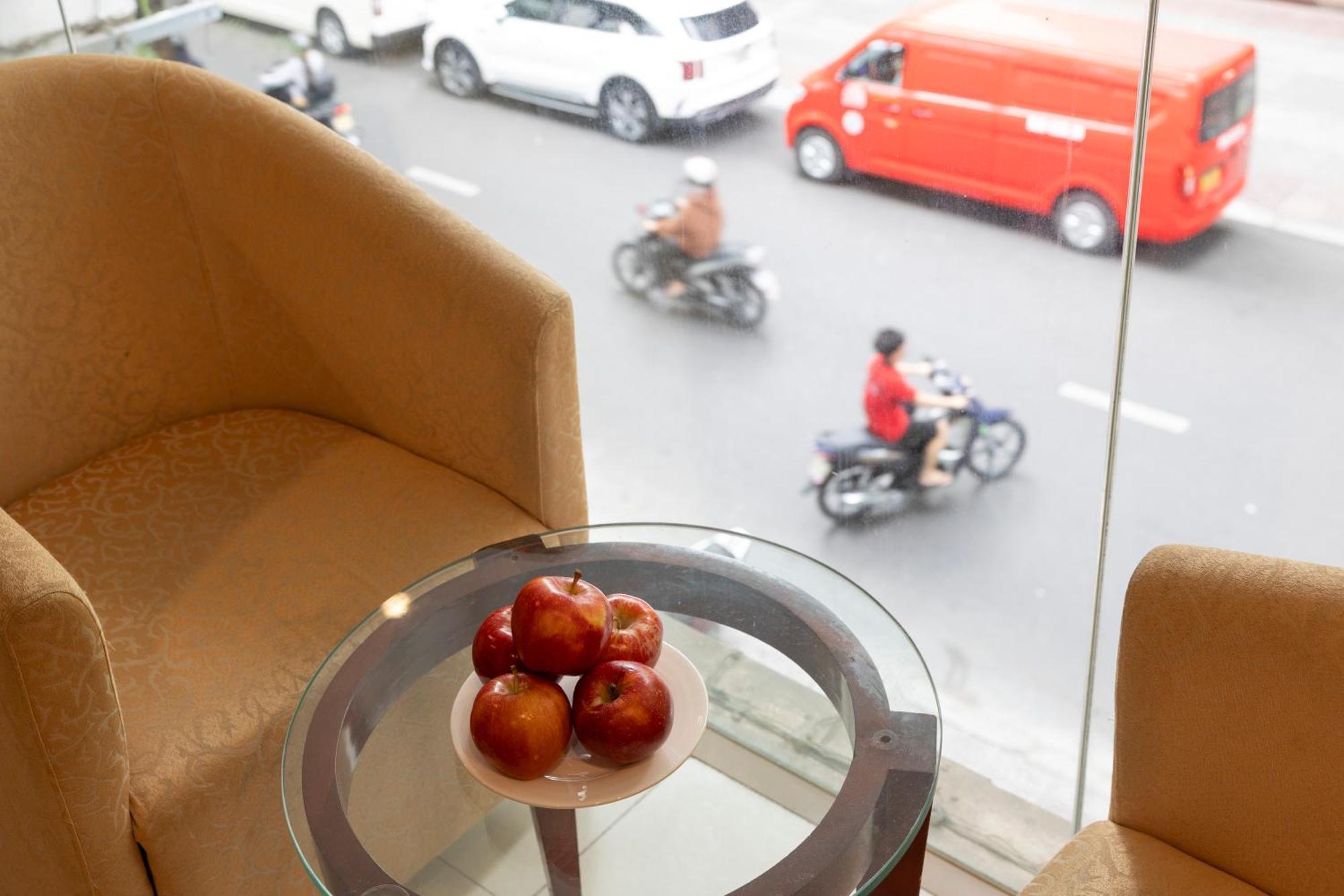 White Lotus Hotel Saigon Хошимин Экстерьер фото